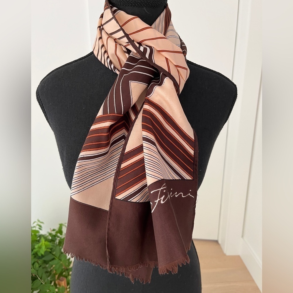FIORINI Signed Vintage Scarf Short Fringe Oblong Neck Scarf Geometric Business